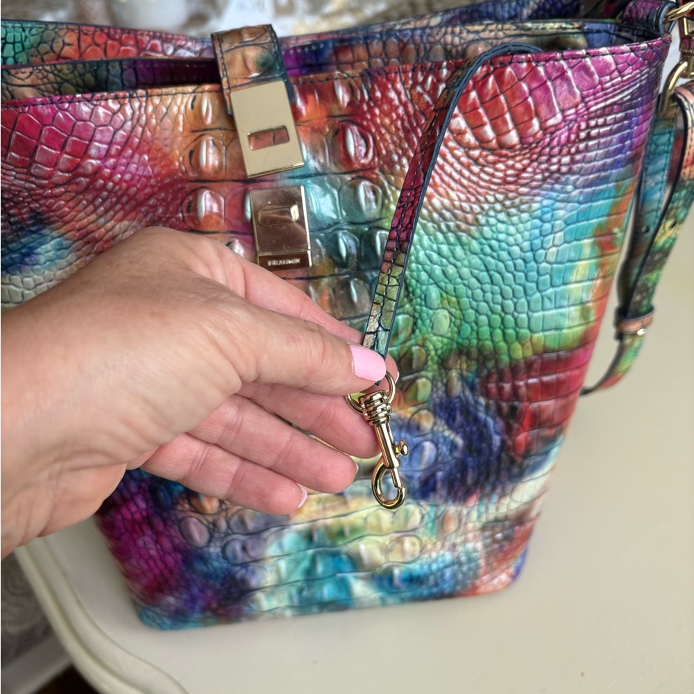 Brahmin multi color large  Melbourne bucket - Picture 7 of 8